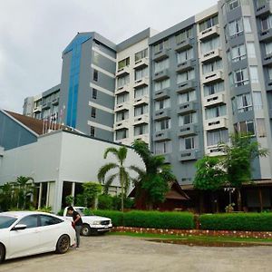 Thepnakorn Hotel